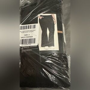 ✨ NWT ✨ Torrid: Women’s Black Full Length Flare Leggings with Pockets- Size 2